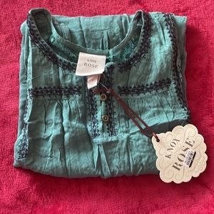 Jade/Green/Turquoise Sleeveless Top with Embroidery and Lacy Back Size Small NEW